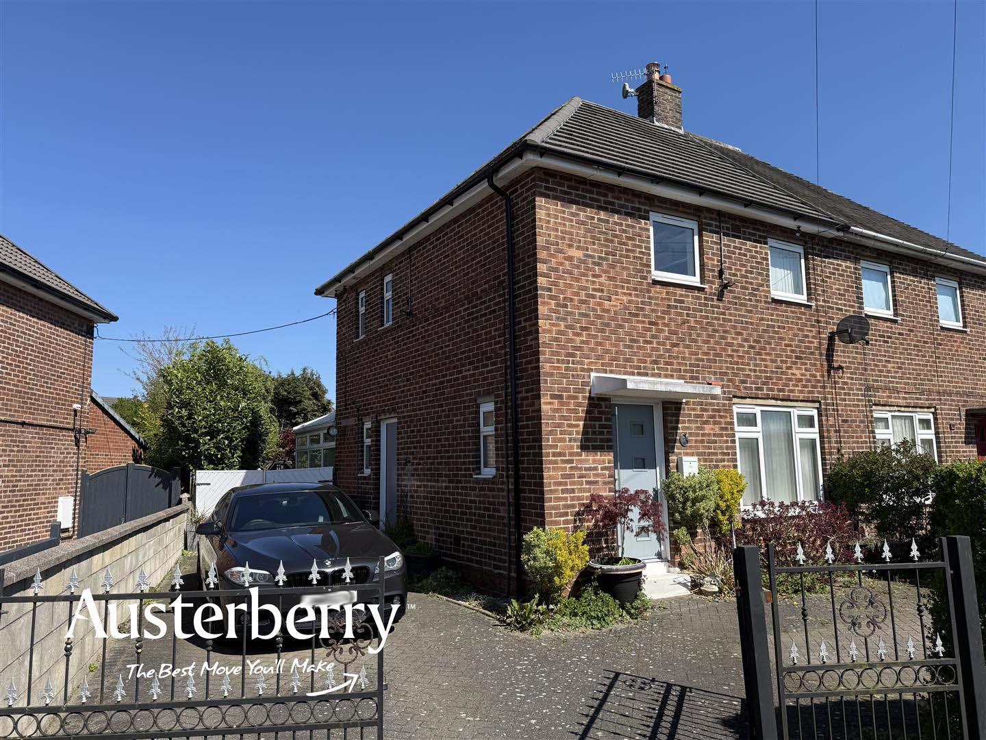 3 bed property in Yaxley Place, Stoke-On-Trent